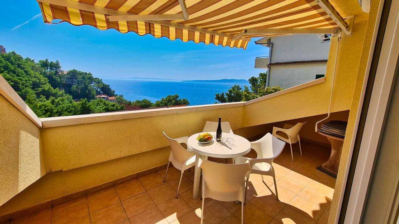 Apartments Villa Astra & Pinija Brela Extérieur photo