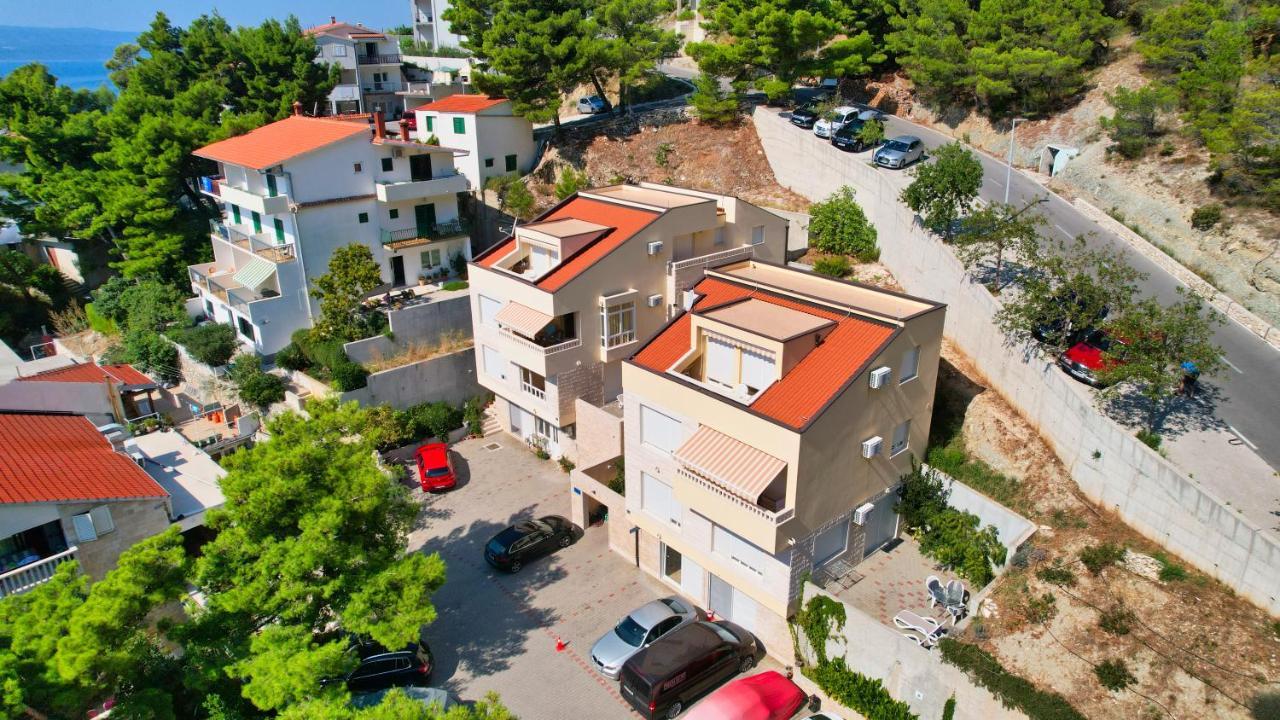 Apartments Villa Astra & Pinija Brela Extérieur photo