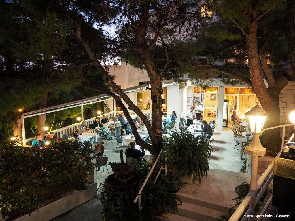 Apartments Villa Astra & Pinija Brela Extérieur photo
