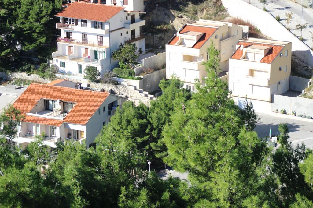 Apartments Villa Astra & Pinija Brela Chambre photo