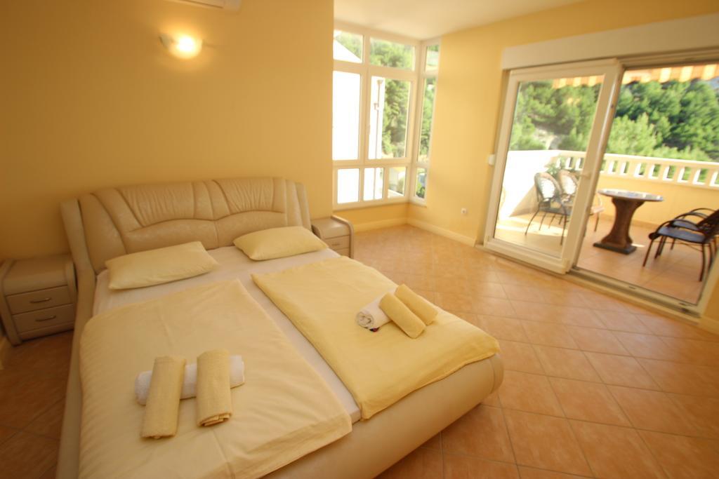 Apartments Villa Astra & Pinija Brela Chambre photo