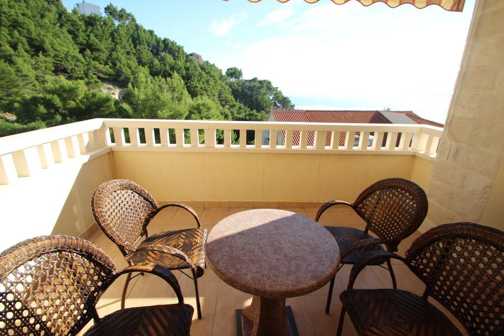 Apartments Villa Astra & Pinija Brela Chambre photo