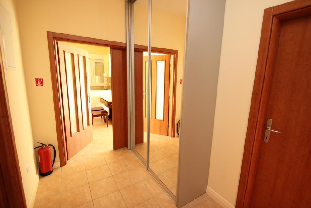 Apartments Villa Astra & Pinija Brela Chambre photo
